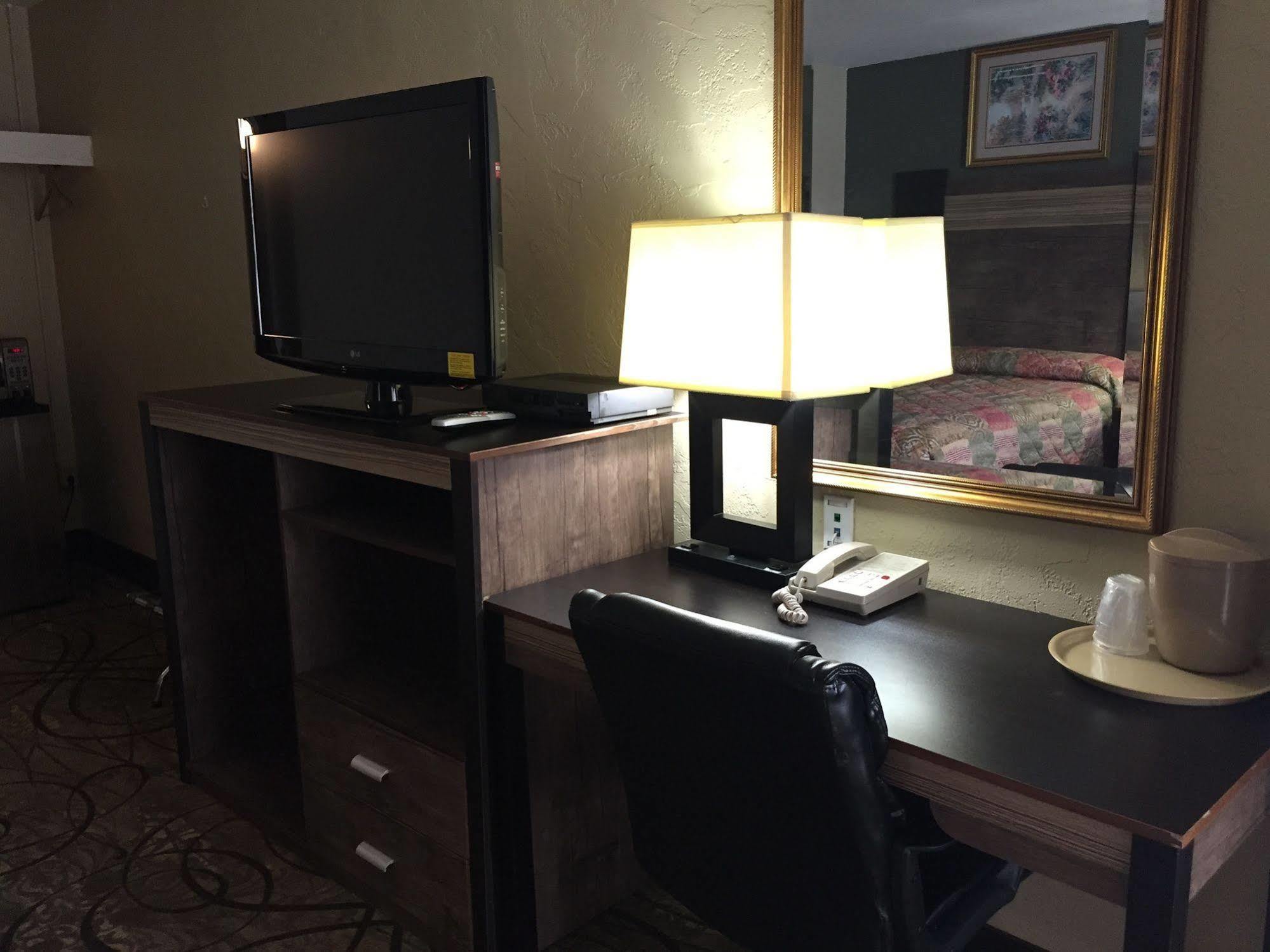Track & Turf Motel Mount Laurel Dış mekan fotoğraf