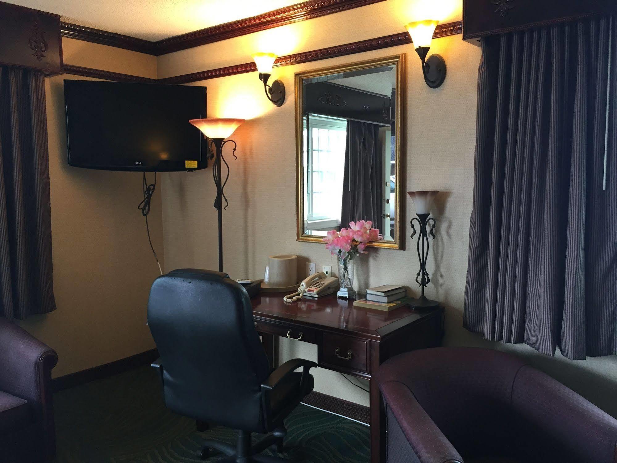 Track & Turf Motel Mount Laurel Dış mekan fotoğraf